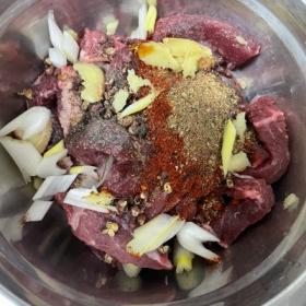 风干牛肉干怎么做（风干牛肉干的方法）