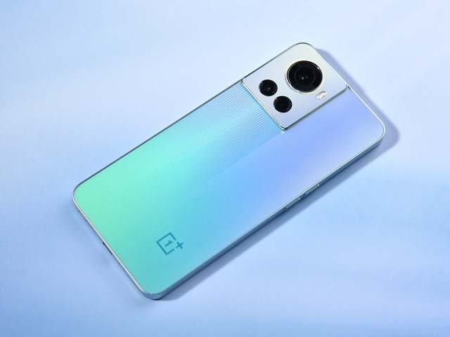 目前二千元左右买什么手机好（2022年性价比最高的手机排行）