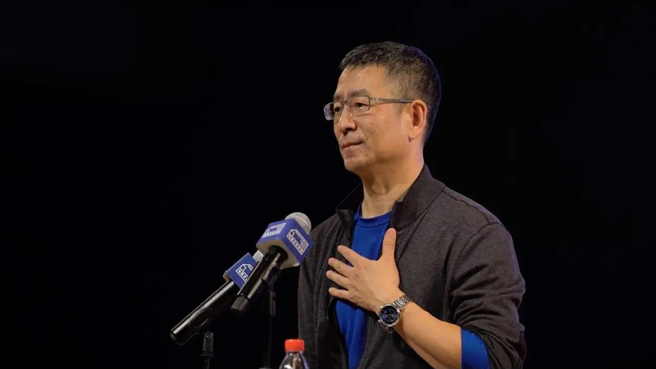 白岩松为什么被央视解雇了